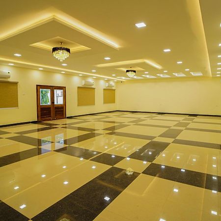 Hotel Tpc Camphor Tiruchirappalli Exterior foto